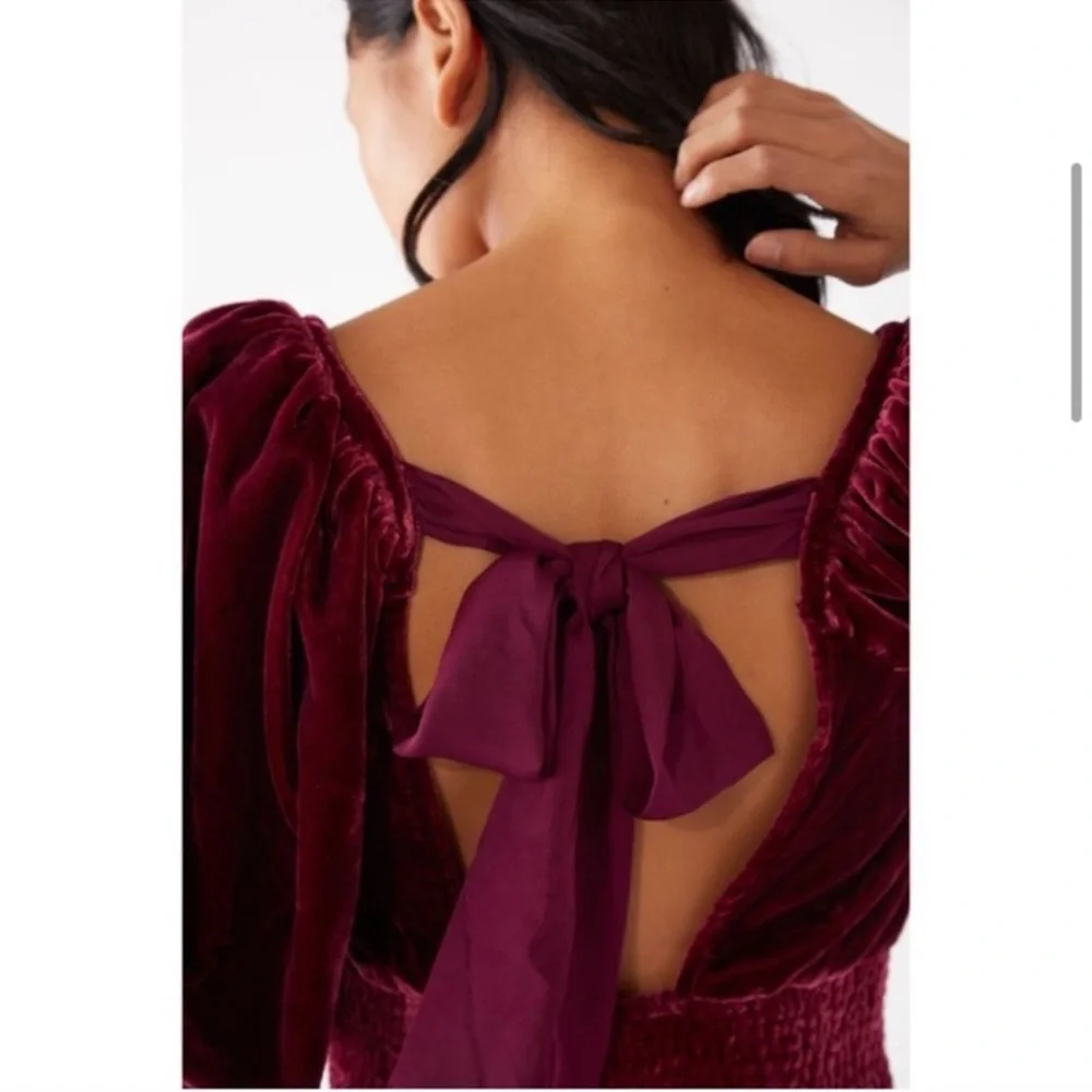 Free People Velvet puff sleeve cropped Burgundy Blouse with‎ tie in back XS NWT